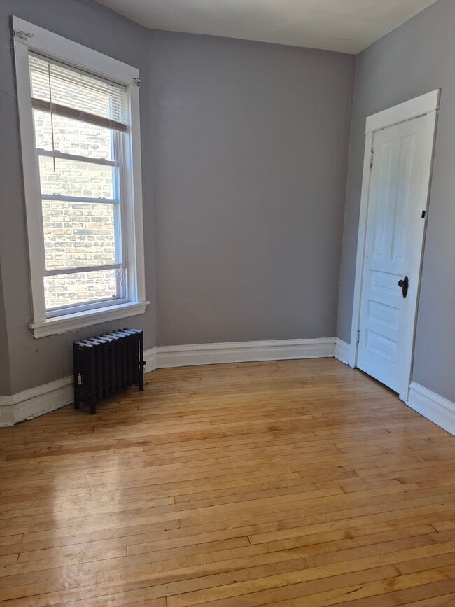 Building Photo - 2707 N Kimball Ave