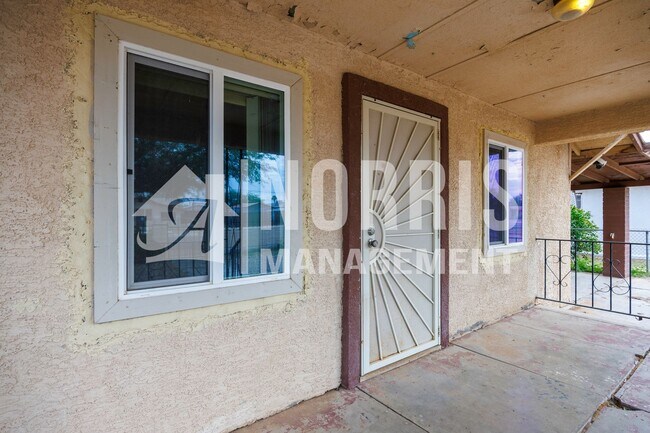 Building Photo - NO HOA Home in a Great Location