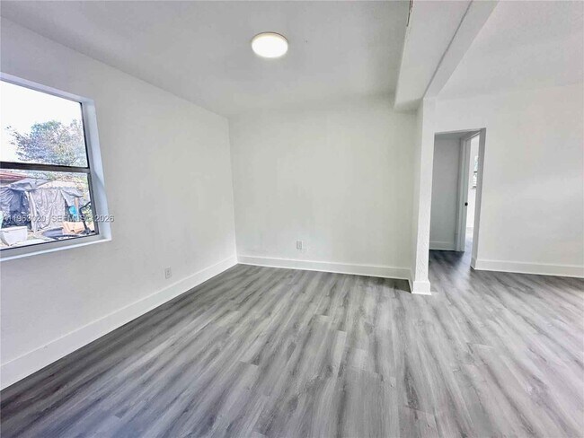 Foto del edificio - 5903 SW 26th Terrace