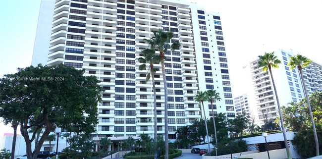 Foto del edificio - 2500 Parkview Dr