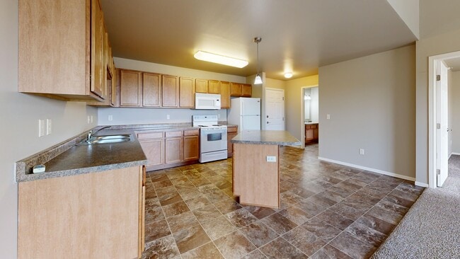 1 Bedroom overall entrance - Custer Crossing & Ravenwood Apartments
