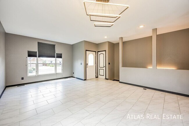 Foto del edificio - 7045 Wood Lily Dr