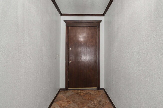 Building Photo - 37 SW 100th St