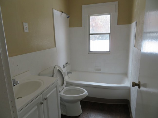 Building Photo - 2319 Switzer