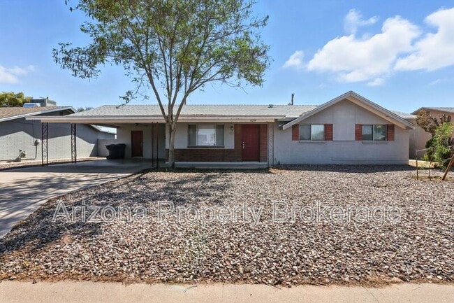 Building Photo - 429 N Saguaro