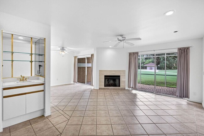 Building Photo - 1,961SF Condo | 3 Bedrooms & 2.5 Bathrooms...