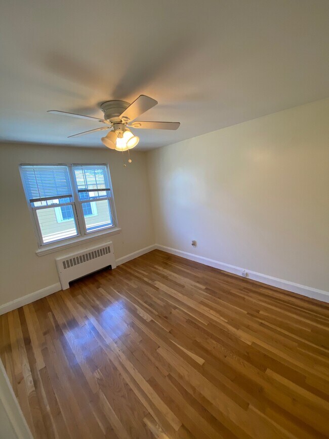 Foto del edificio - 557 Main St