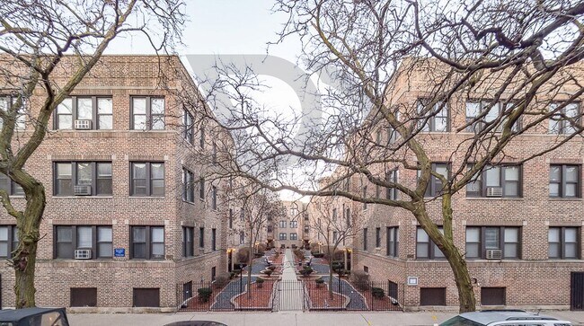 Foto del edificio - 3721 N Pine Grove Ave
