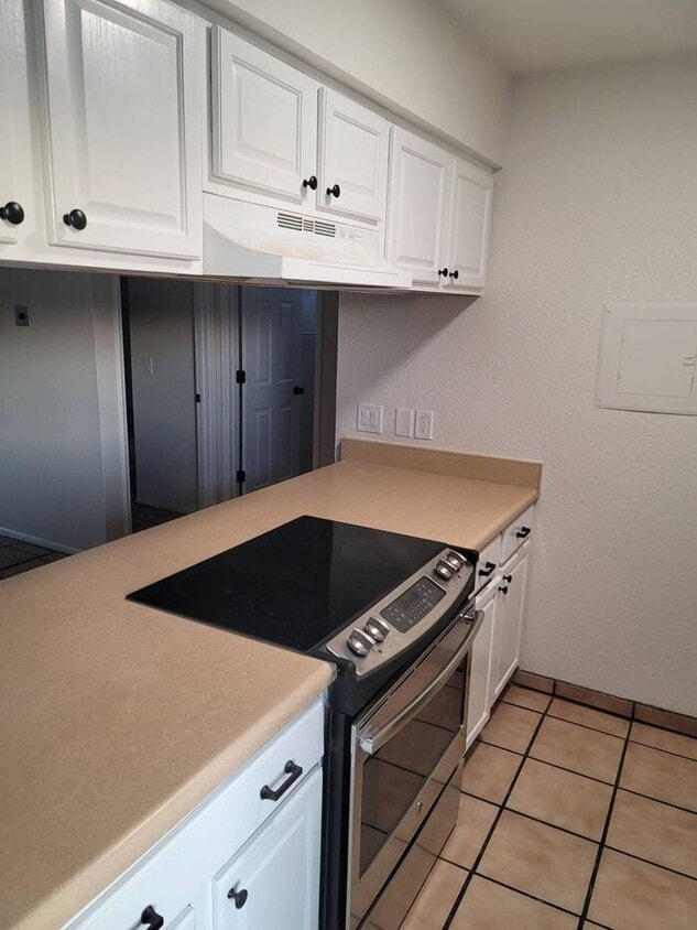 Primary Photo - 1/2 MONTH FREE ON 12 MONTH LEASE AND MOVE ...