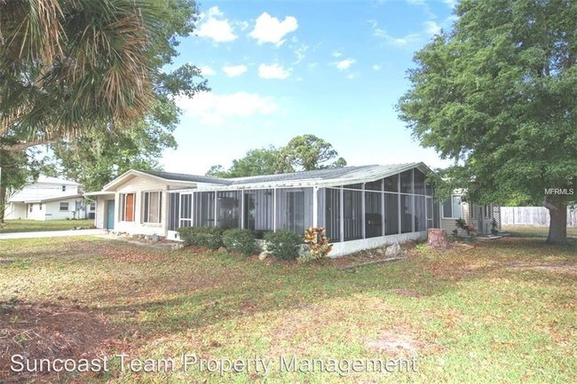 Foto del edificio - 3 br, 1 bath House - 880 Palm Avenue