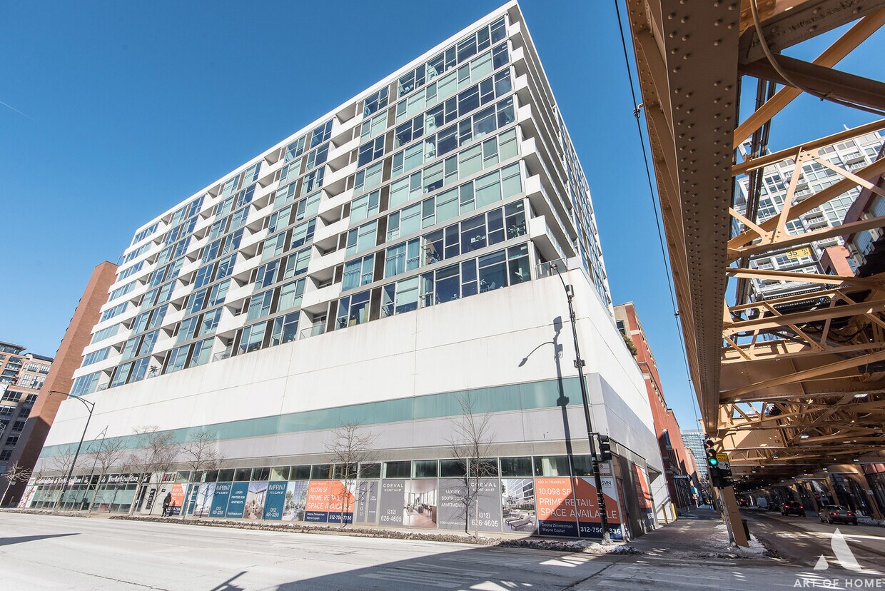 Foto principal - 630 N Franklin St