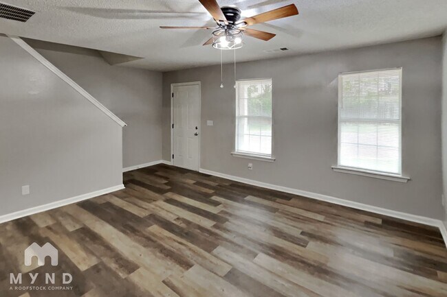 Foto del edificio - 6041 Creekerton Blvd