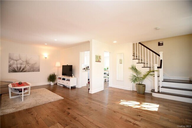 Building Photo - 203 Frank Ave