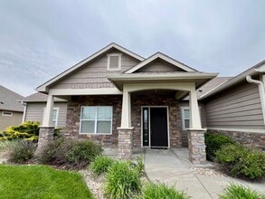 Building Photo - 2425 Bellerive Cir