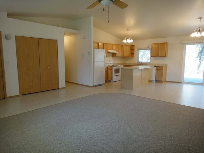 Building Photo - 803 Turner Dr