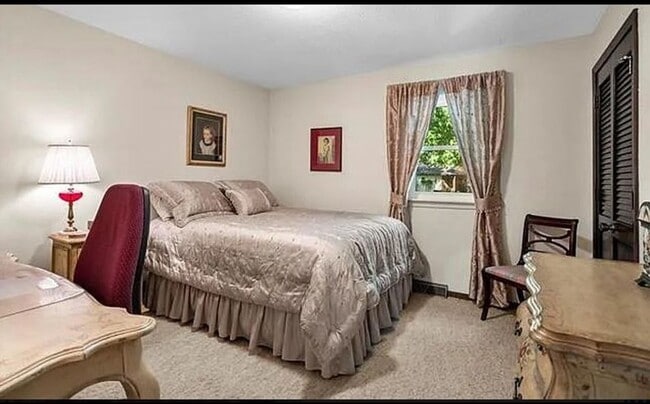 Foto del edificio - 5512 NW Indian Hills Ln