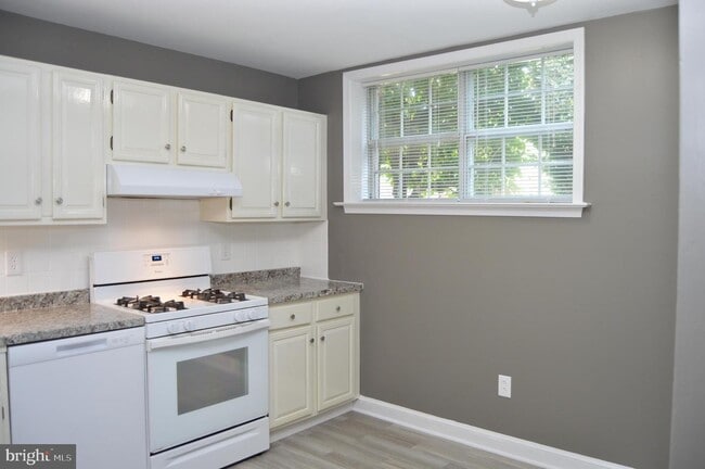 Building Photo - 25109 Tralee Ct