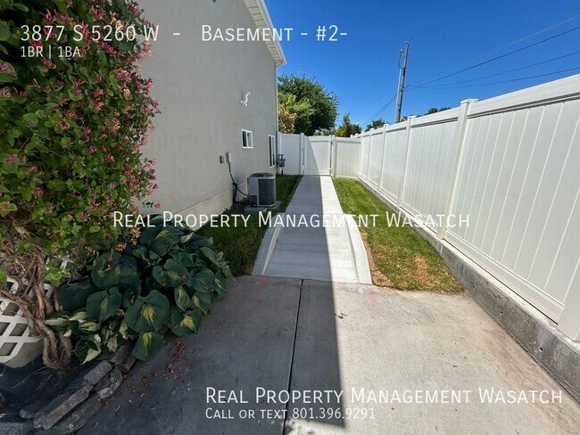 Building Photo - Welcome to your perfect 1 Bedroom 1 bath o...