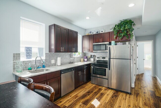 Building Photo - 4930 Florence Ave