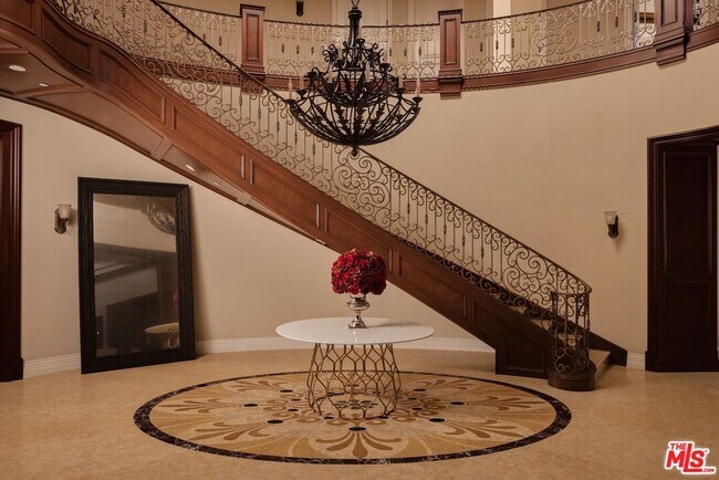 Foto del edificio - 614 N Palm Dr