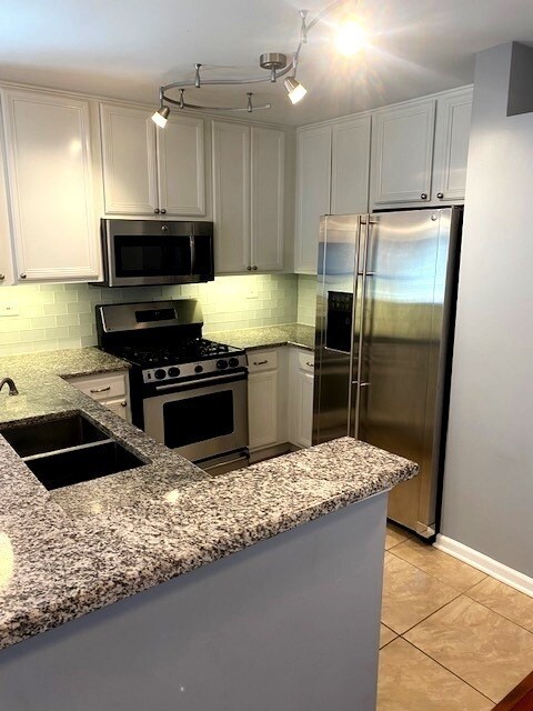 Foto del edificio - 2468 Hillsboro Ln