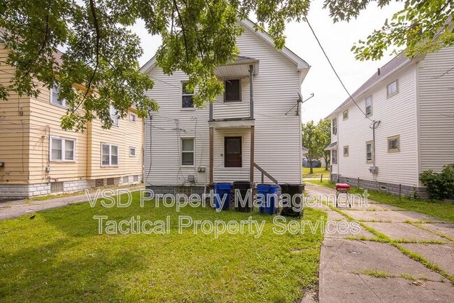 Building Photo - 4024 E 143rd St