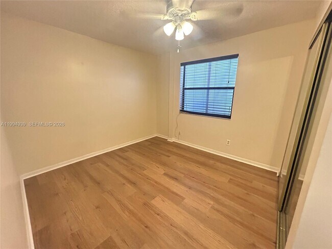 Foto del edificio - 1660 NW 113th Way