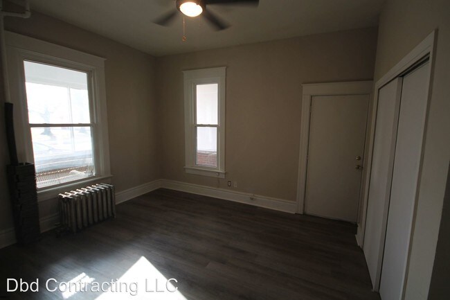 Building Photo - 609 Fry St