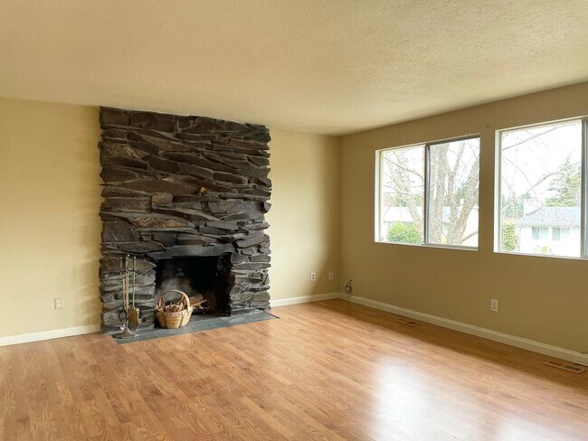 Foto del edificio - Charming 3 Bed 2.5 Bath Home in Newcastle