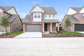 Building Photo - 209 Holbeck Cir