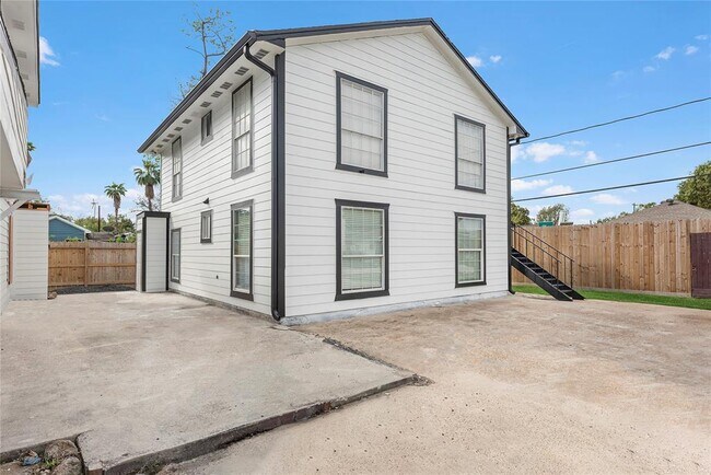 Building Photo - 502 Frawley St