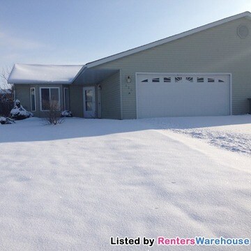 Foto principal - 620 Meadows Dr