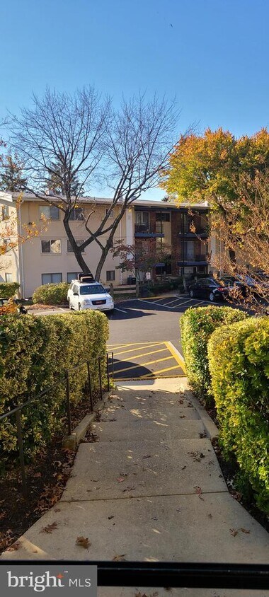Primary Photo - 11408 Cherry Hill Rd