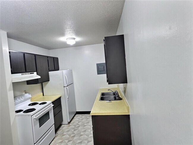 Foto del edificio - 650 Summit Dr