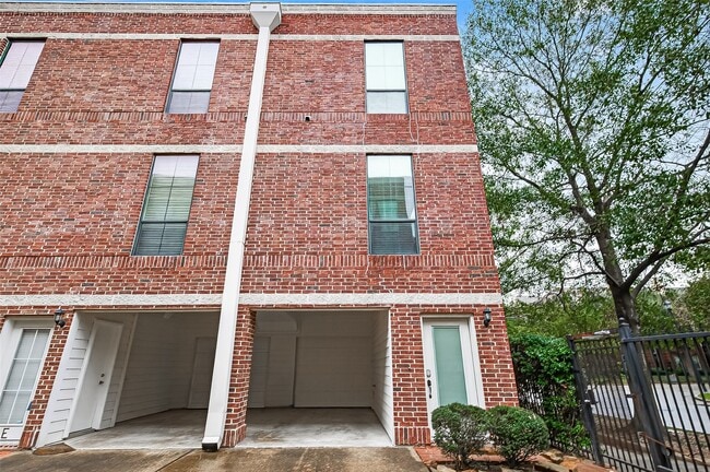 Building Photo - 118 McGowen St