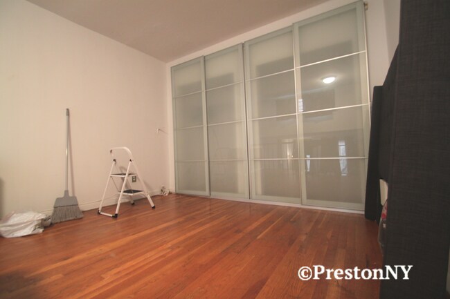 Building Photo - 1369 1st Ave