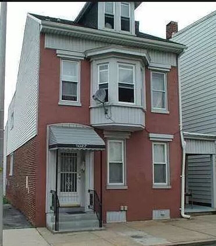 Primary Photo - 1027 E Market Street