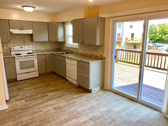 Building Photo - 1711 Winding Brook Way