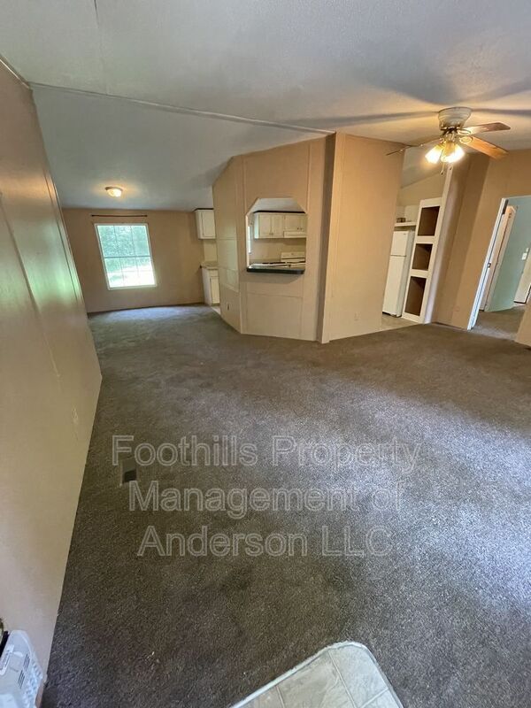 Building Photo - 236 Forest Ln