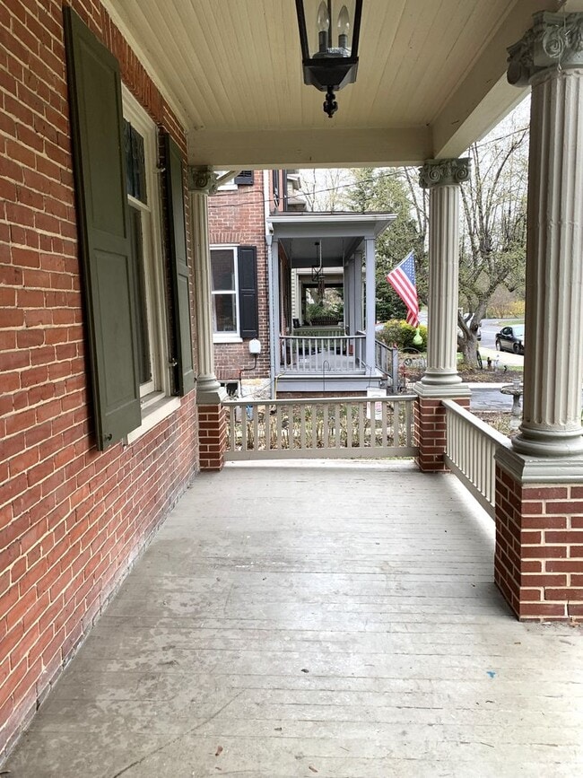 Building Photo - 218 N Prince St