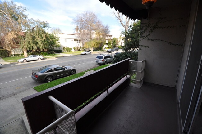 Building Photo - 11310 Camarillo St