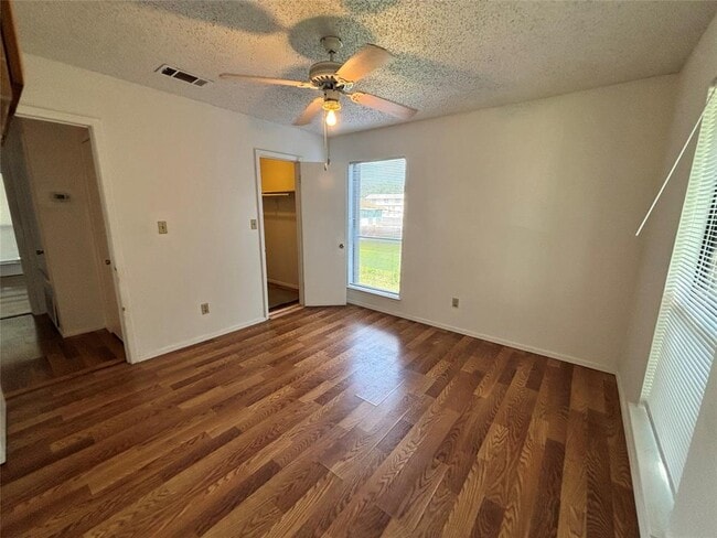 Building Photo - 249 Craddock Ave