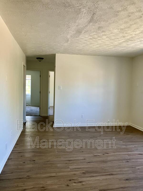 Building Photo - 745 Perryville St