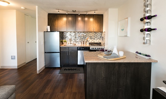 Foto del edificio - Baker Tower Apartments