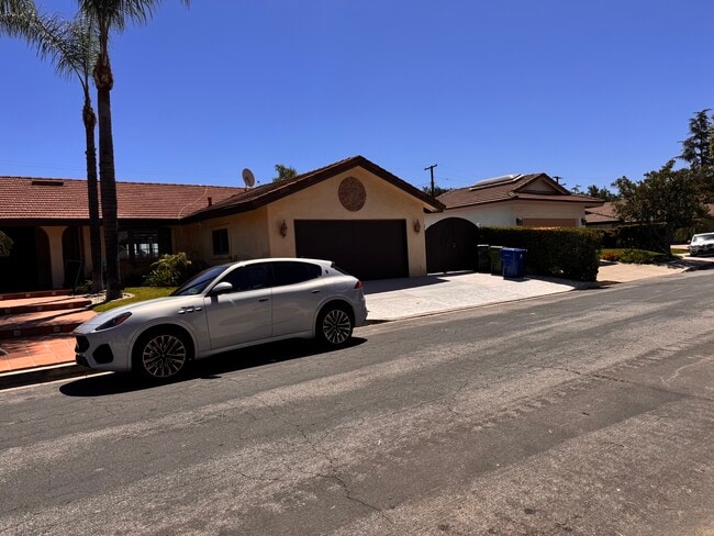 Building Photo - 22376 Algunas Rd