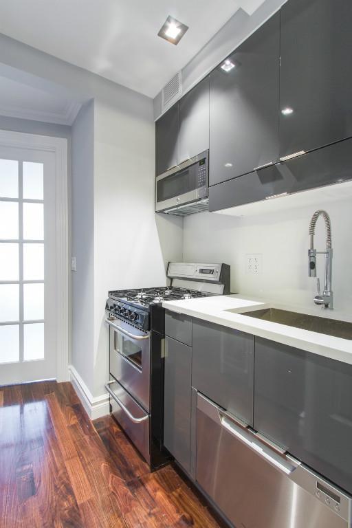 Building Photo - 124 Ridge St