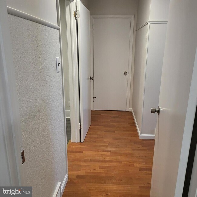 Foto del edificio - 2632 Boxwood Dr