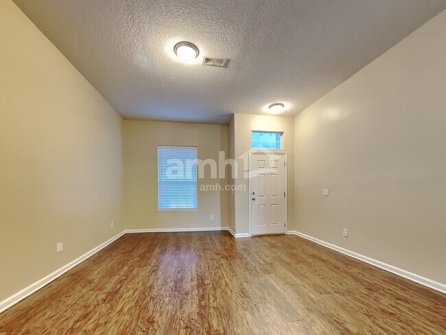 Foto del edificio - 8389 W Staplehurst Drive