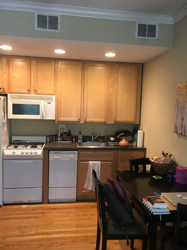 Foto principal - 2751 N Magnolia Ave
