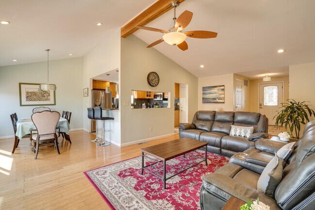 Building Photo - 420 Phoenix Cir